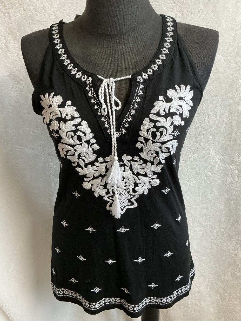 NWT Steve Edward’s Embroidered Tassel Tank Top - Black & White size medium